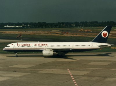 Boeing 757-200 TC-AJA