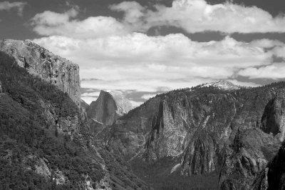 Tunnel View B&W.jpg