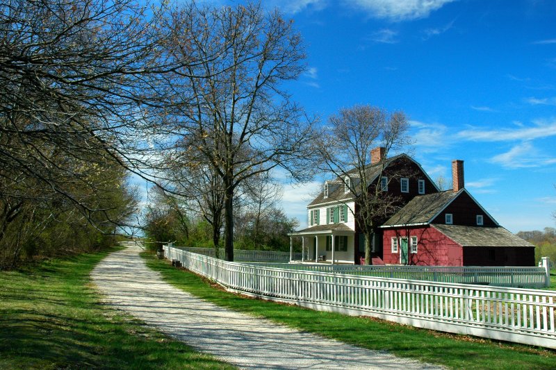 Hewlett House (restored to c. 1840)