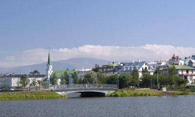 City lake of Reykjavik.jpg