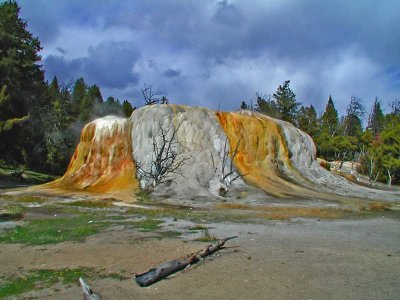 Orange Mound, Mammoth Hotsprings