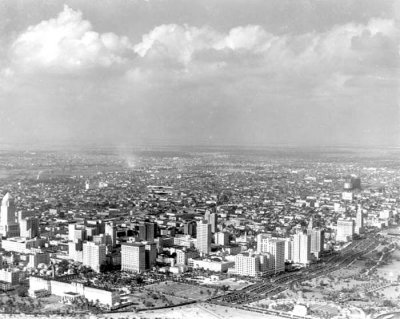 1930 - Aerial of downtown Miami, looking northwest