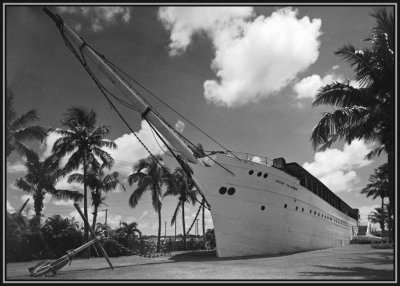 1940 - the Miami Aquarium onboard Prins Valdemar in Bayfront Park