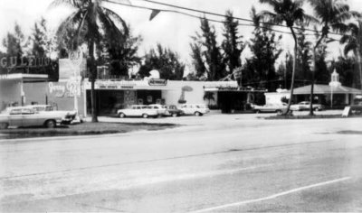 1963 - a Gulf gas station, Jerry Clarke Real Estate, the Keyhole, Hurricane Harbor lounge and a restaurant on Key Biscayne