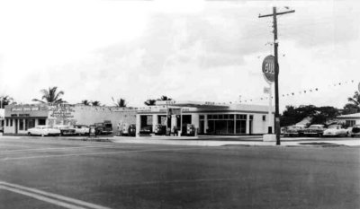 1956 - Gulf gas station at NE 6 Avenue and 149 Street, Dade County