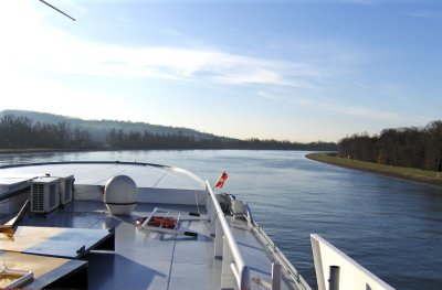 Rounding a bend on the Rhine