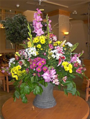 HOTEL LOBBY FLORAL DISPLAY