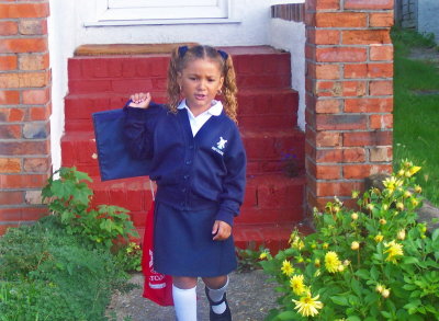 LAURYN'S FIRST DAY AT SCHOOL