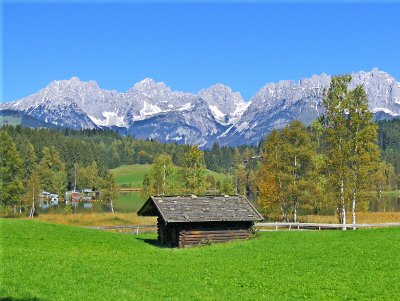 A LAKE SCHWARZSEE & THE WILDKAISER RANGE    1192