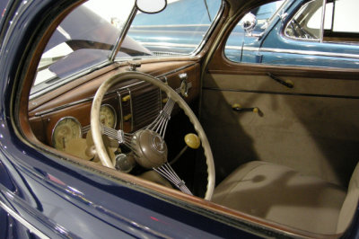 1939 Ford 91A Deluxe Fordor Sedan. 06-24-2007. (interior) ISO 400, 1/4.7 sec., f/2.7, manual WB, metal halide.