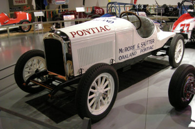 1926 Pontiac Boat-Tail Racer/Hill Climber with 40 hp 6-cylinder engine. ISO 400, 1/6.2 sec., f/2.7.