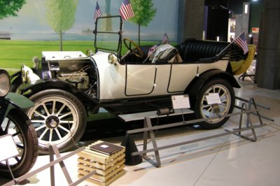 1914 Chevrolet, ISO 400, 1/4.2 sec., f/2.7.