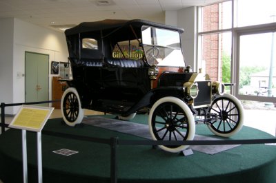 1914 Ford Model T Touring, AACA Museum, Hershey, Pa. ISO 100, 1/31.7 sec., f/2.7.