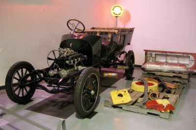 Undergping Restoration, AACA Museum, Hershey, Pa. ISO 400, 1/3.5 sec., f/2.7.