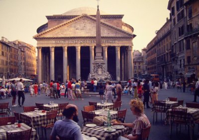 A Roman Empire relic, the Pantheon is one of Romes oldest intact buildings. 1982.