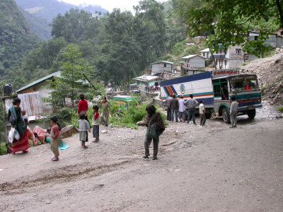 Nepal Zangmu border