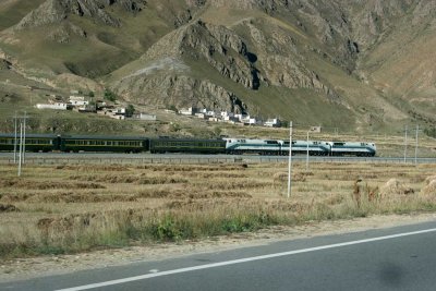 Tibetan-railway1.jpg