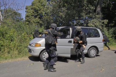 SWAT team takes down a suspect 2