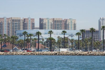 5249 Aquarium seem from across the Marina