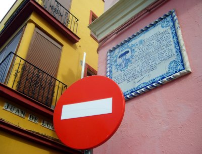 plaque to a bullfighter from the triana neighborhood
