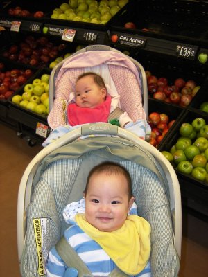 到 Walmart 買東西, 聚聚好高興