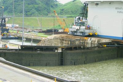 6 - Gates holding water in locks.jpg