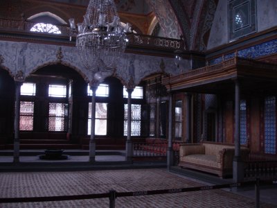 Sultans room in harem.JPG