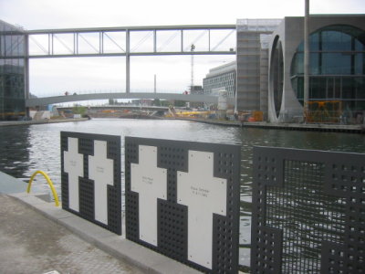 Memorial of the victims of the Wall at the river Spree