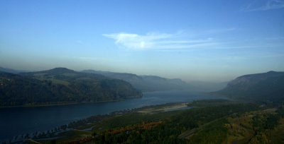 Columbia River From Vista House.jpg
