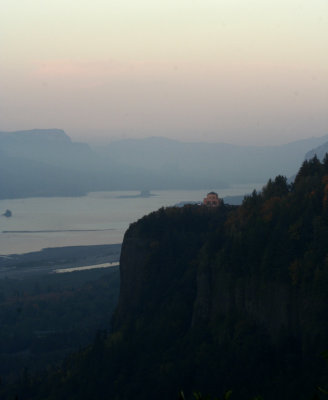 Sunset of Vista House.jpg