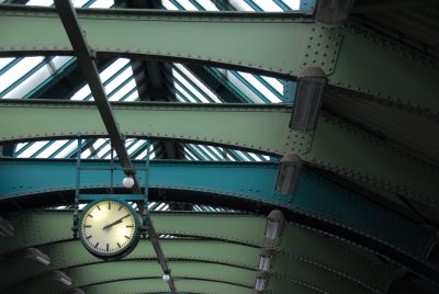 Bahnhof Clock & Roof