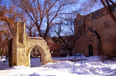 Saskatoon_University of Sask_Entrance_March 2007.jpg