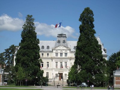 La prfecture de Haute-Savoie que j'ai prise pour la mairie ...