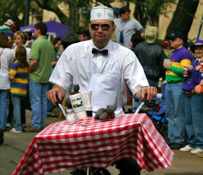 Breakfast is served.. Cafe Du Monde