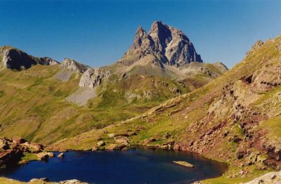 Ossau et l'un des lacs d'Anayet