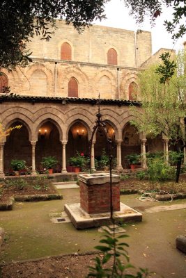Palermo - Magione Church Cloister 2