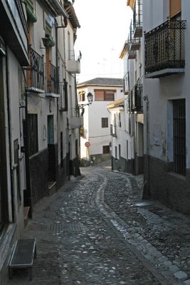 Albaicin - Narrow winding streets 2