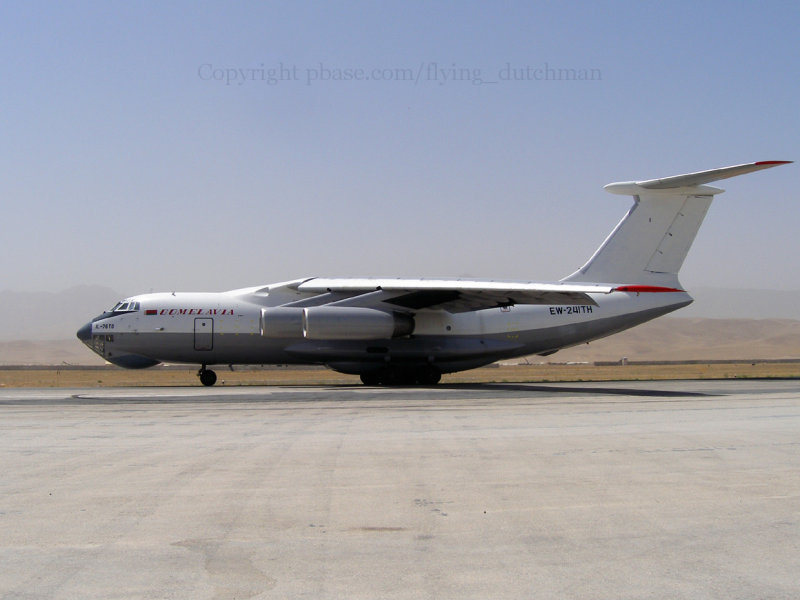 IL76 taxing out for departure