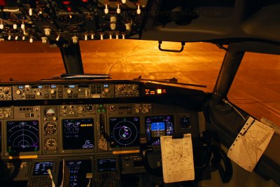 F/O side of the cockpit during turnaround