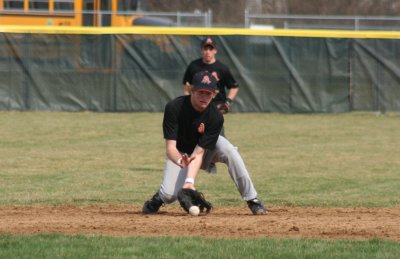 t makes a play at second