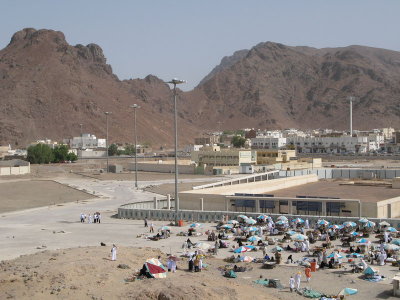Uhud Cemetery surrounds