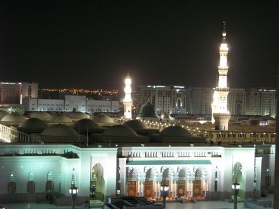 Masjid an-Nabawi by night 2