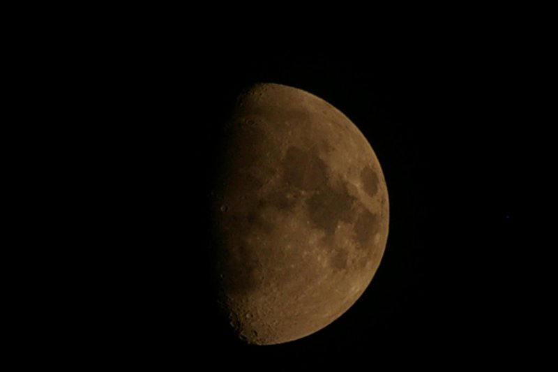 moon3.jpg