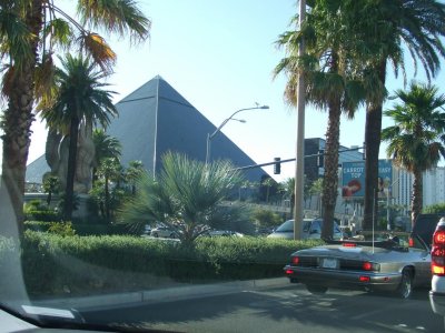 the hotel we stayed in vagas---Luxor