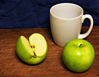 Cup & Apples