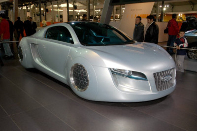AUDI ...