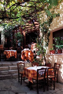 RESTAURANT  IN  PLAKA  -  ATHENS ...