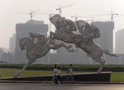 Sculpture, Xinghai Square (6/3/07)