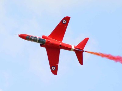 Red Arrows knife edge Hawk.JPG