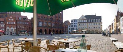 Caf at the old market